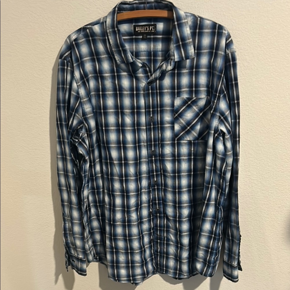 Blue Casual Button Down Shirt with Classic Plaid Design